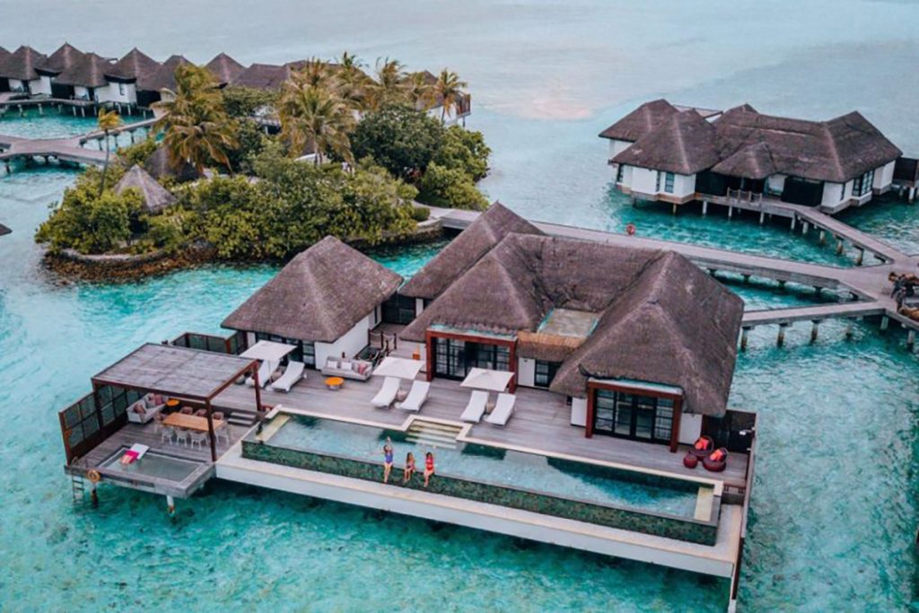 High-Net-Worth-Individuals- vacation-Four-Seasons-Resort-Maldives-at-Landaa-Giraavaru-Water-Suite